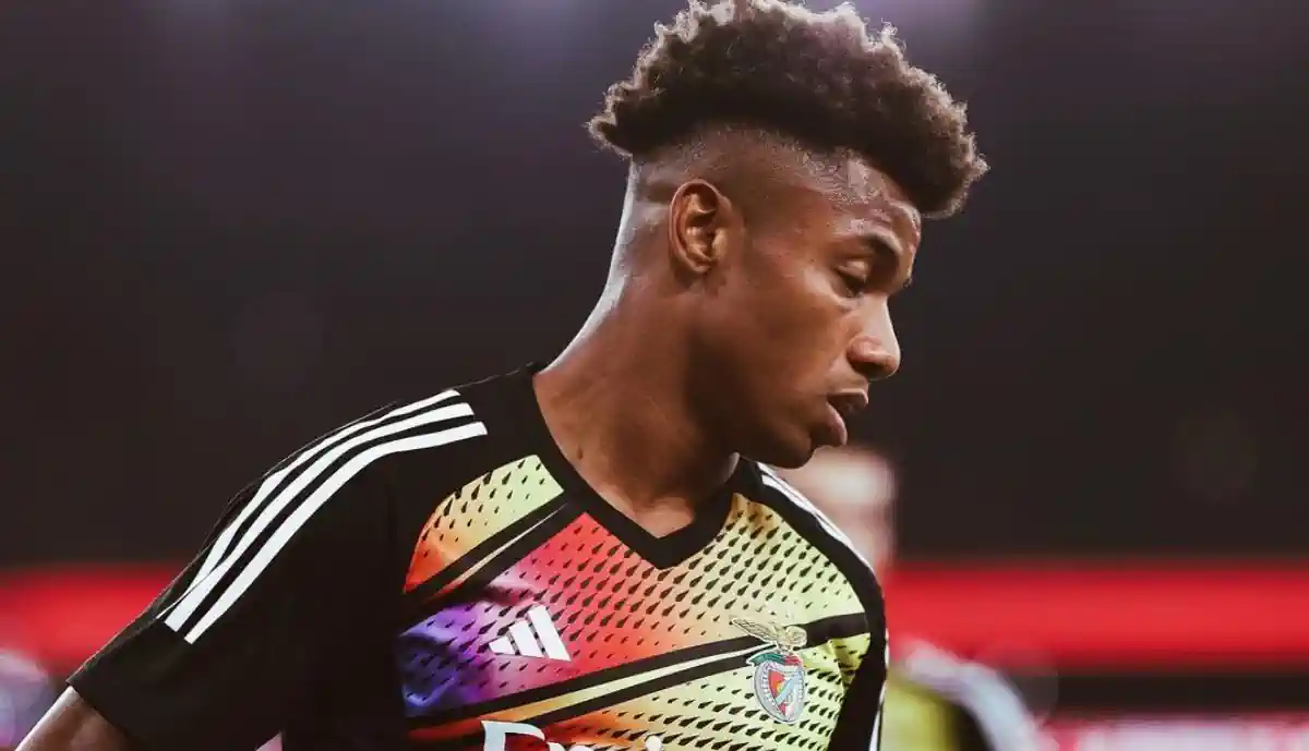 Sucessor de David Neres 'pisca olho' a mudança para clube...mas não é o Benfica