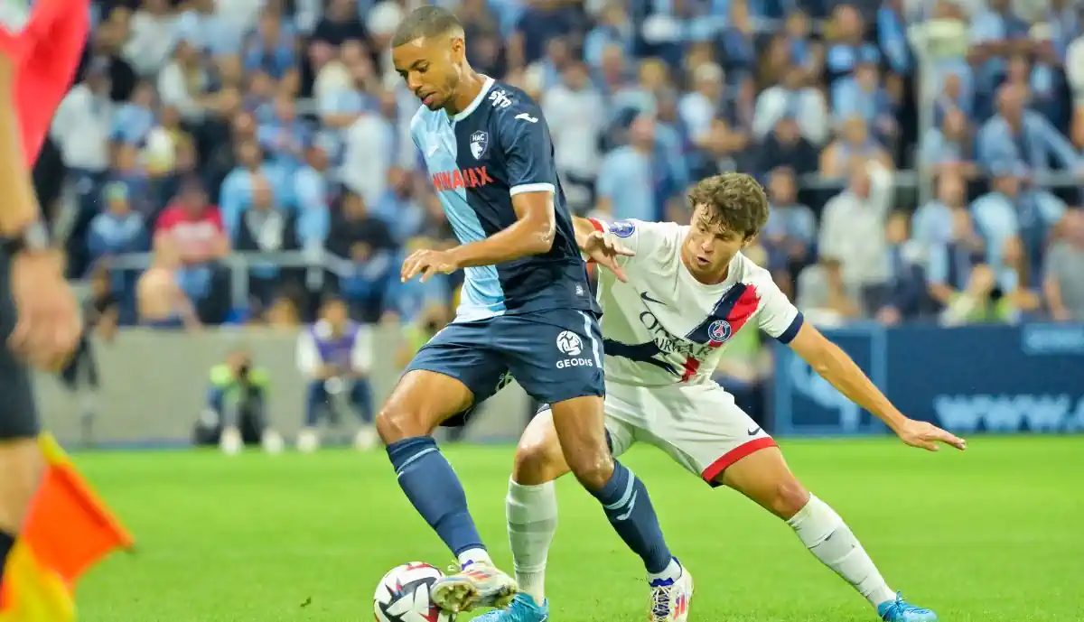 João Neves, ex Benfica, está entre os 10 candidatos a melhores jogadores sub-21 da Europa