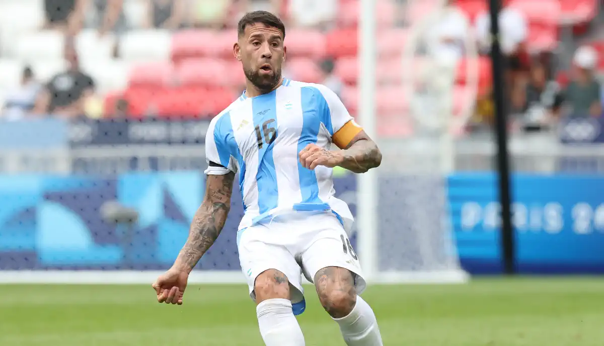 O central e capitão do Clube da Luz, Nicolás Otamendi, tem recebido muitos elogios após boa exibição na seleção argentina