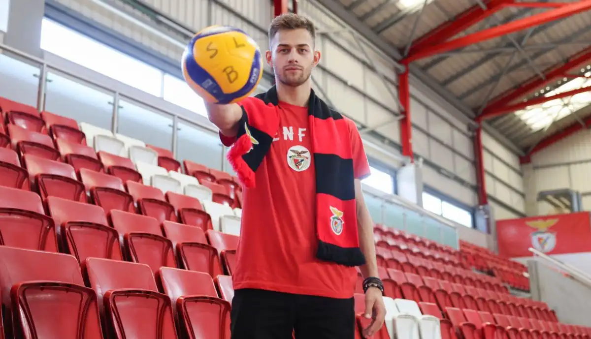 Michal Godlewski assinou e já fala à Benfica: "Maior clube de Portugal"