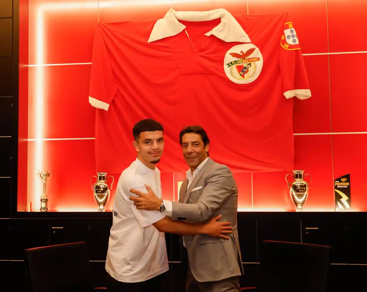 Amdouni falou à Benfica e já reagiu à oficialização 