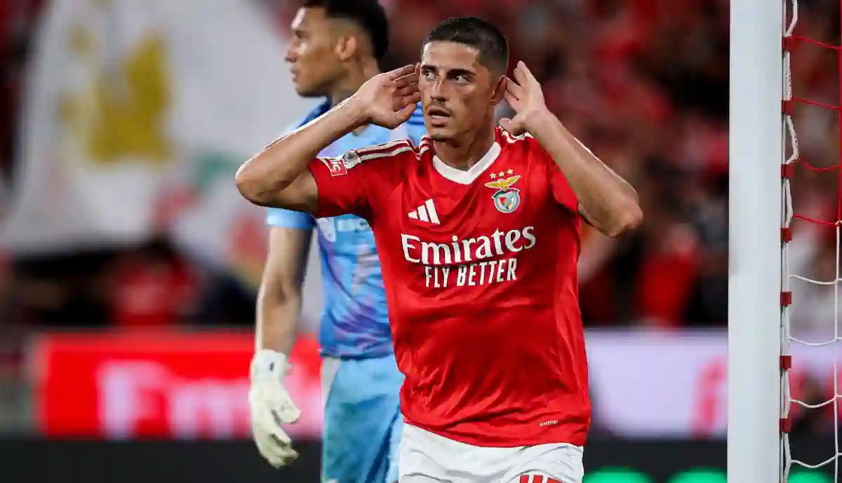 Tiago Gouveia esteve em grande destaque na vitória do Benfica, por 3-0, frente ao Casa Pia