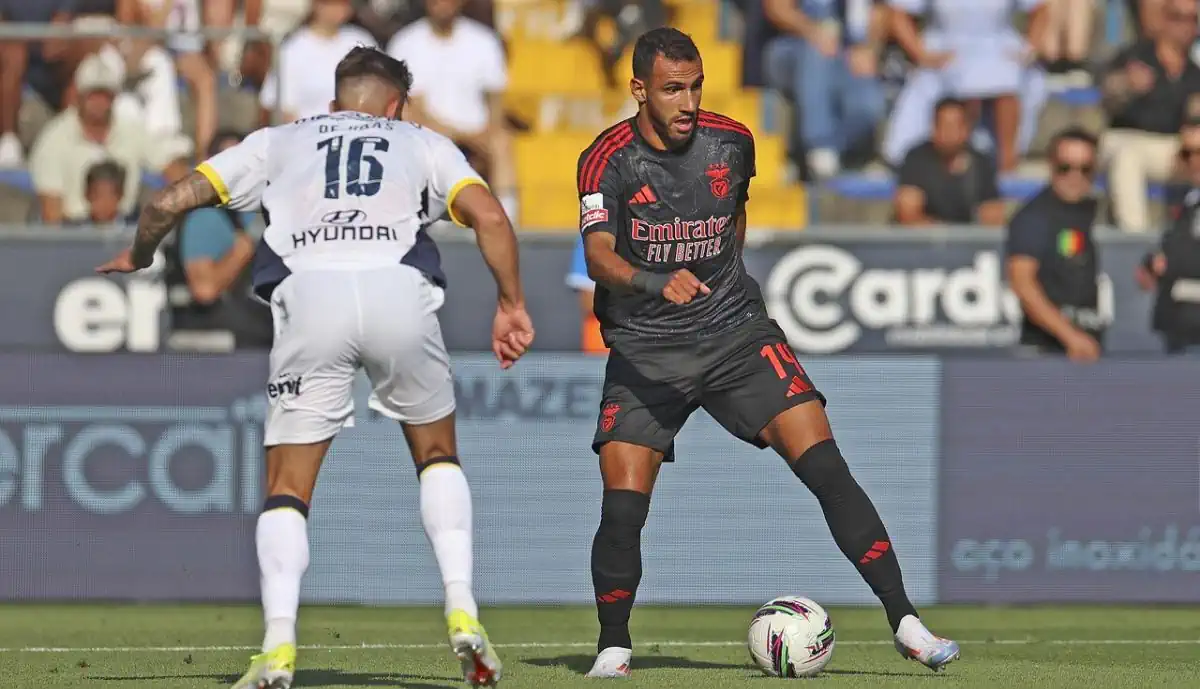 Pavlidis ficou em branco no duelo do Benfica frente ao Famalicão