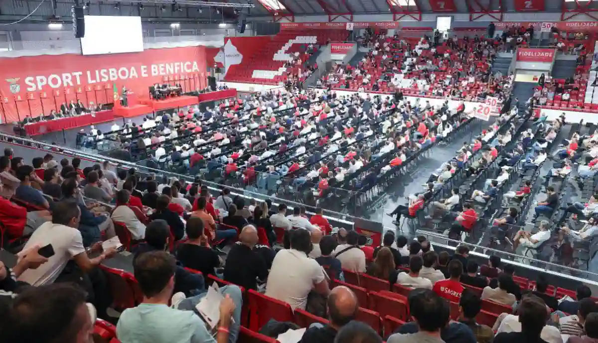 Sócios 'preferidos’? Assembleia Geral do Benfica contou com episódio ‘aceso’