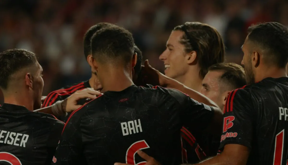 35 milhões? Só levam pé esquerdo! United 'cozinha' proposta por titular do Benfica