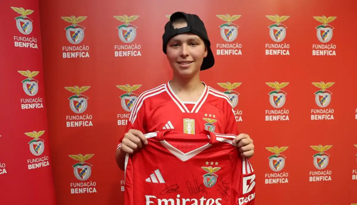 Será sempre mais que futebol! Benfica concretiza sonho do pequeno Miguel (Vídeo)