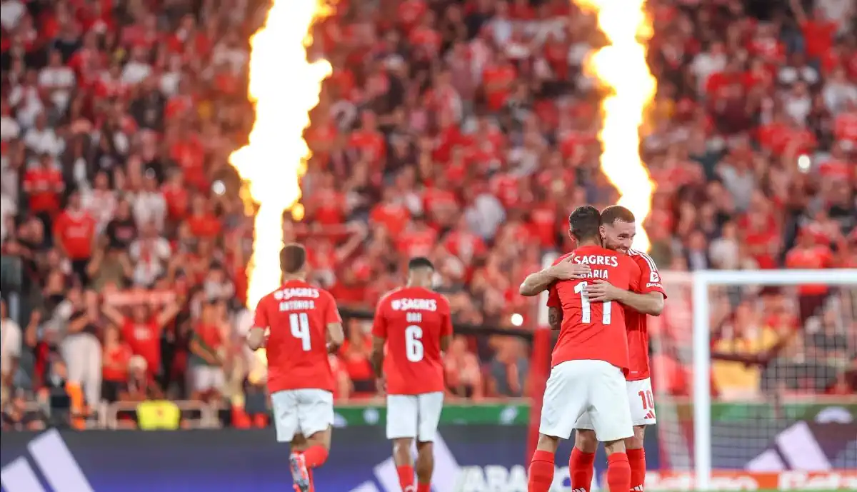 Só nós sentimos assim! Titular de Lage fala à Benfica: "Saber que estou a lutar pelos adeptos"