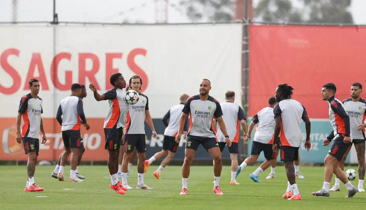 Sem espaço no Benfica? Bruno Lage garante que atleta ainda está "em fase de adaptação"