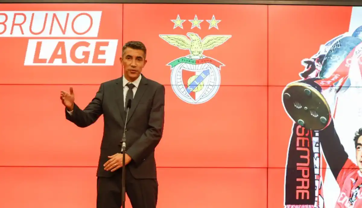 Primeiro dia de Bruno Lage: reforço do Benfica apresenta-se ao novo treinador