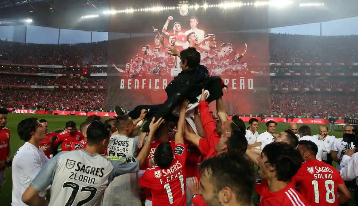 Bruno Lage é o sucessor de Roger Schmidt no Benfica 