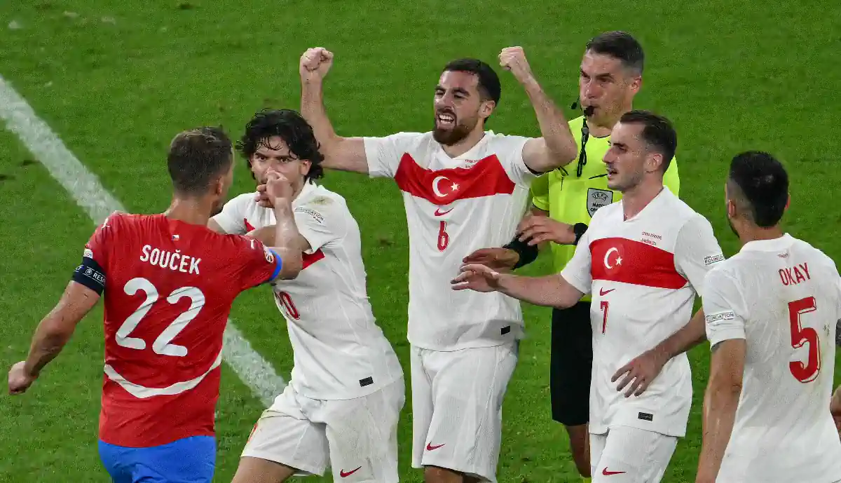 Turquia de Akturkoglu e Kokçu não vacila na Liga das Nações! Dupla do Benfica tem noite feliz