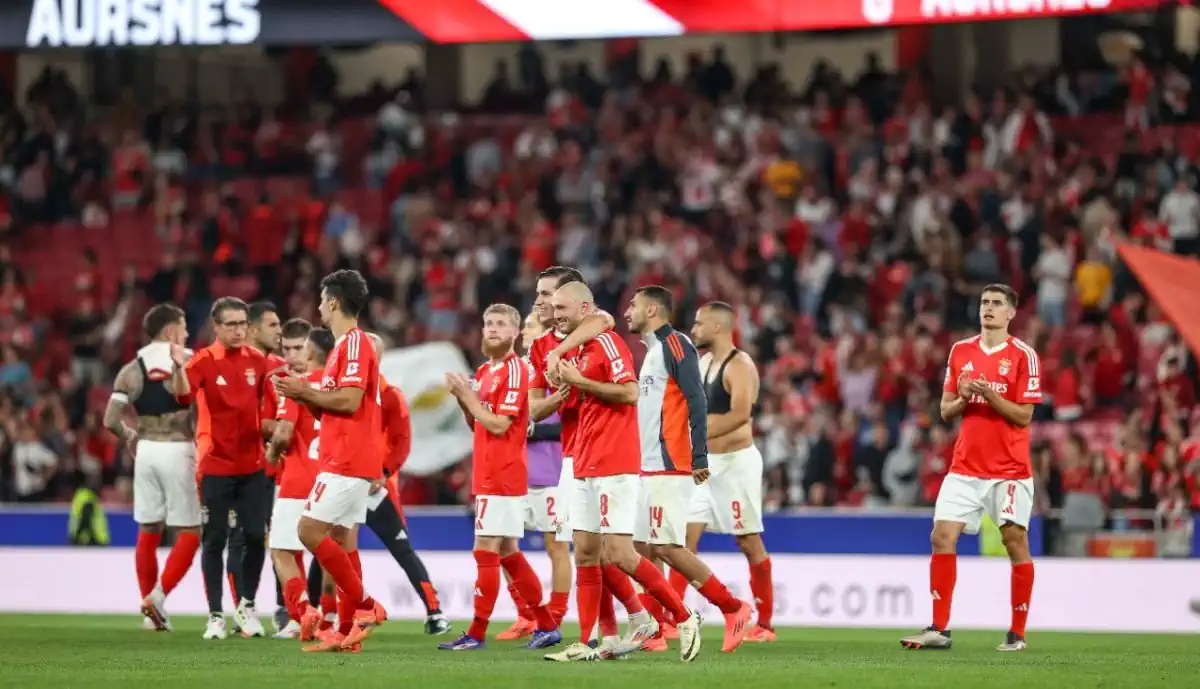 Atleta do Benfica tenta manter aposta de Bruno Lage