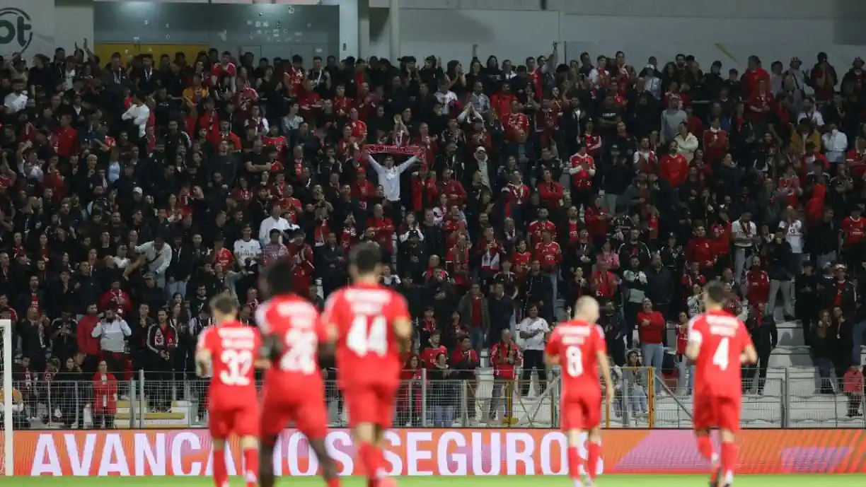 Afinal não conhecia o Benfica! Técnico do Pevidém analisa derrota na Taça de Portugal: "Mérito de um..."