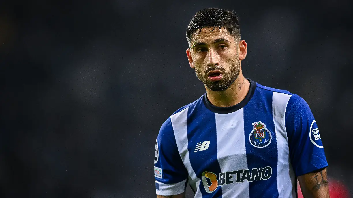 Alan Varela com lance muito polémico no Porto - Braga e adeptos do Benfica não perdoam. Fotografia de Octavio Passos/Getty Images