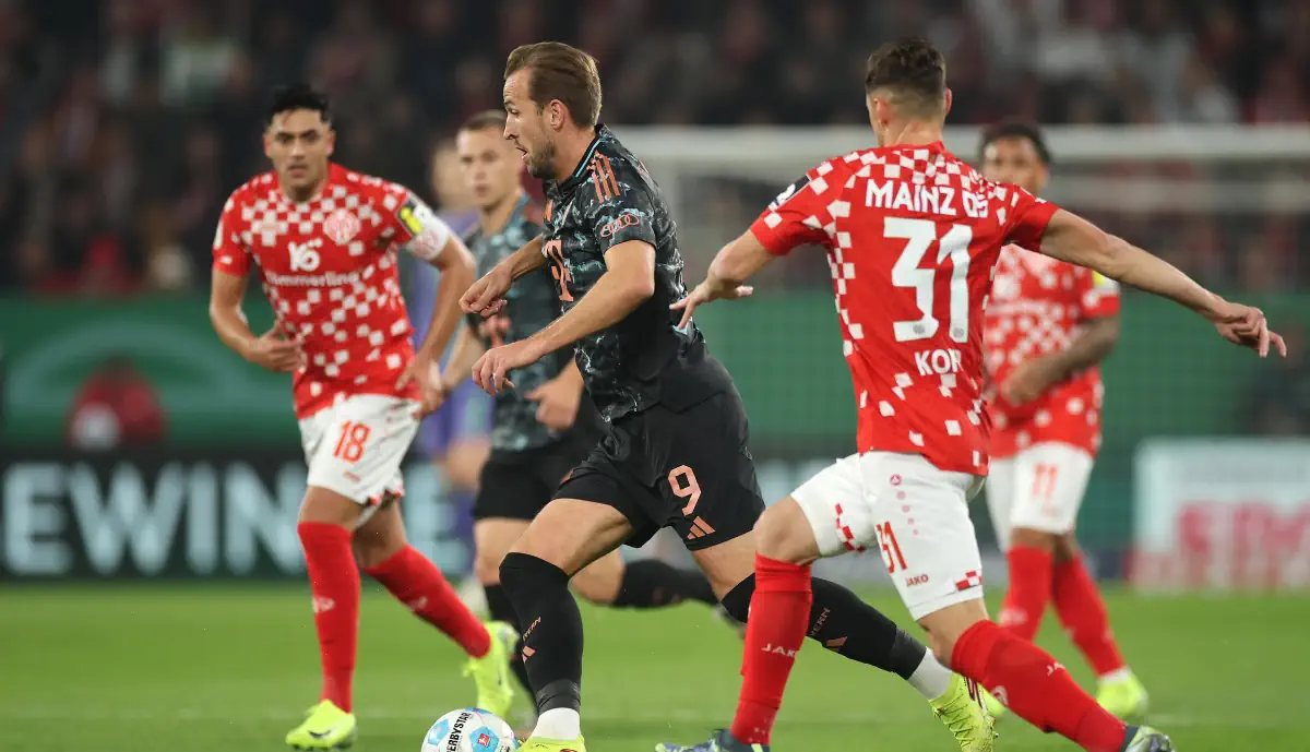 Extra Benfica: Houve polémica na arbitragem do encontro entre Bayern Munique e Mainz para a Taça da Alemanha que acabou com o resultado final de 4-0