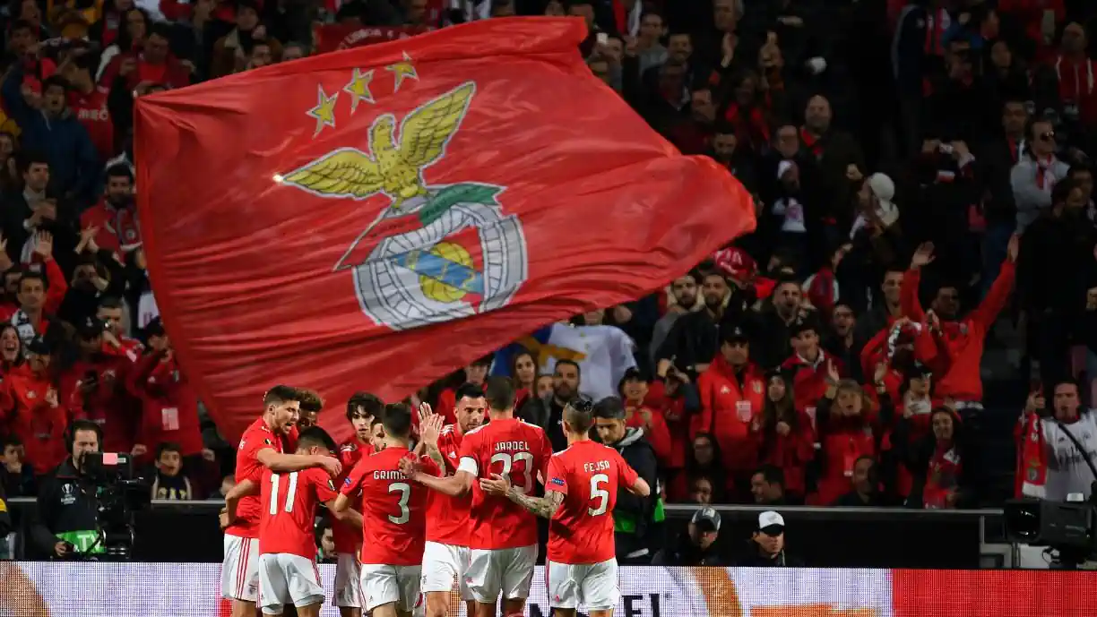 Futebolista, que já passou pelo Benfica, não se deixa assustar com o facto de ser suplente,