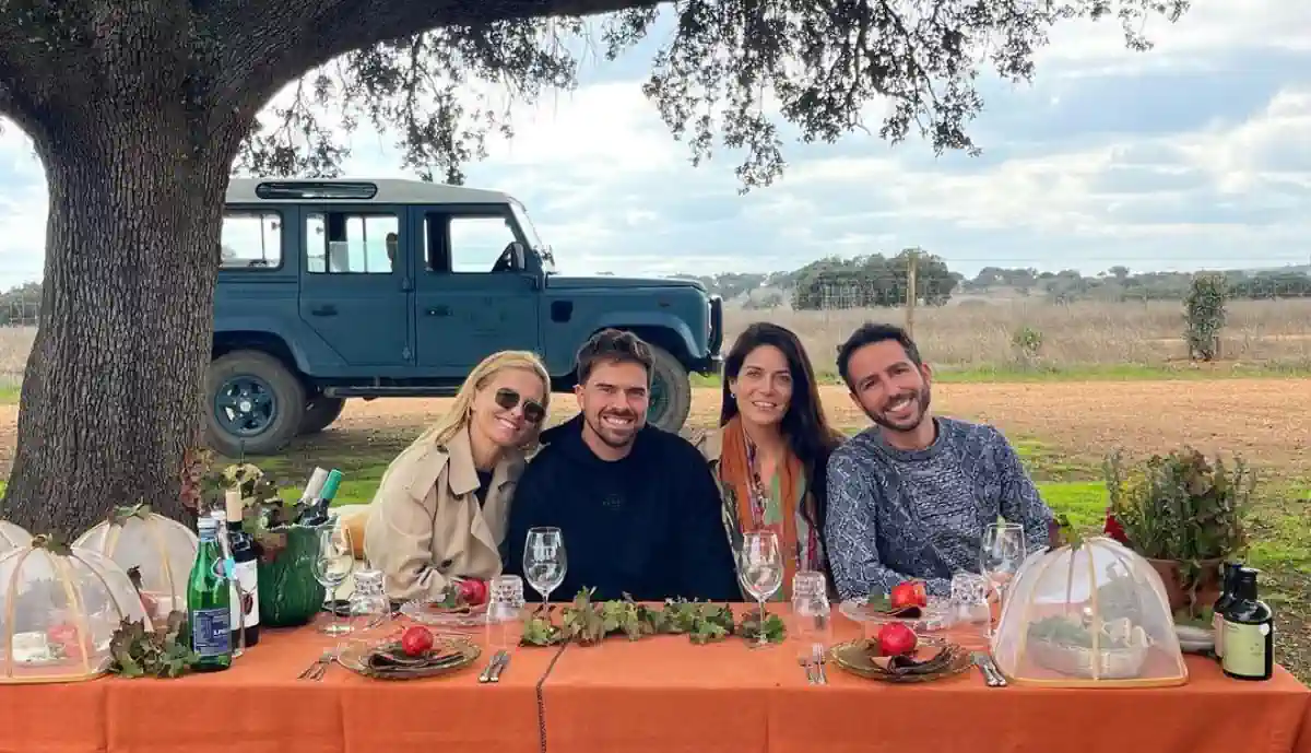 Namorado e amigos juntos! Cristina Ferreira e João Monteiro reunidos em folga (Imagem)