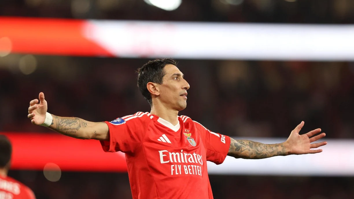 Ángel Di María esteve em destaque no triunfo do Benfica diante do Santa Clara, mas há quem defenda que o Clube da Luz não deve renovar com o argentino