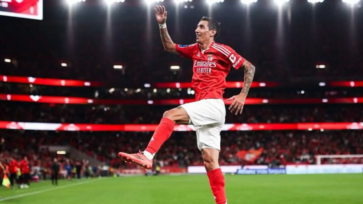 'Bomba' de Di María causou estragos no Benfica - Santa Clara, mas mundo rendeu-se: "Digno de ser..."