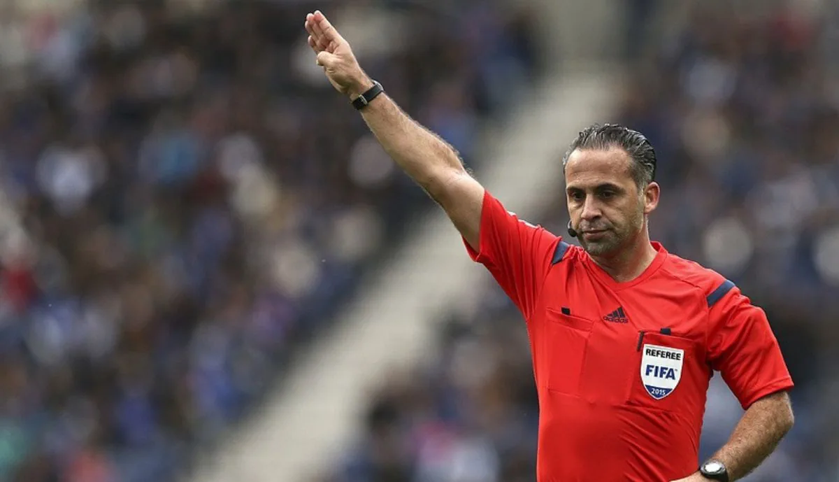 Duarte Gomes analisou as decisões da arbitragem do Benfica - Rio Ave relativamente aos lances mais polémicos