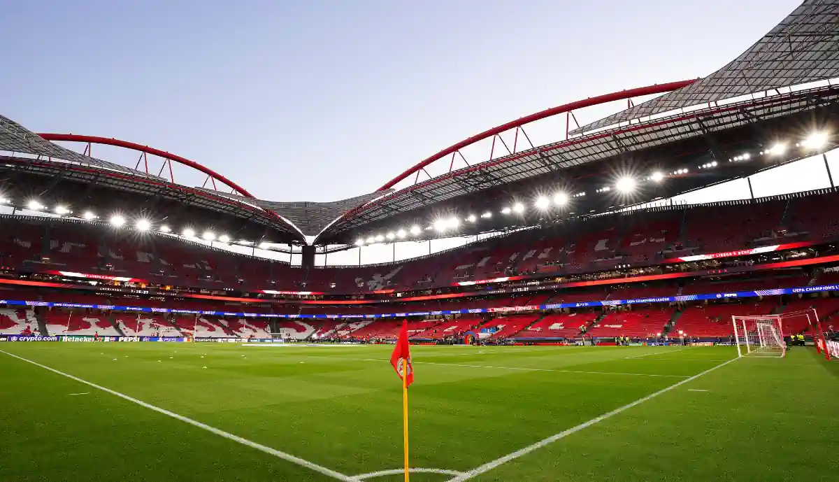 Após o desaire frente ao Feyenoord, Benfica cai no Estádio da Luz ao fim de...