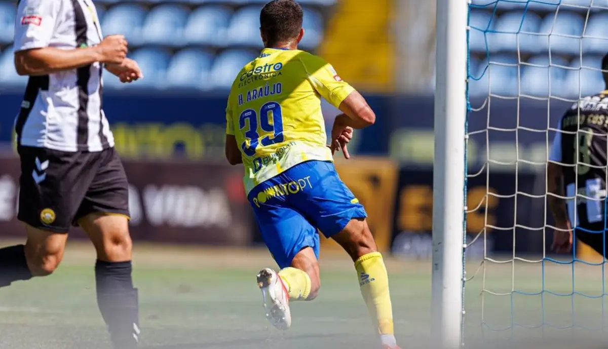 Henrique Araújo destaca-se, após ser emprestado pelo Benfica