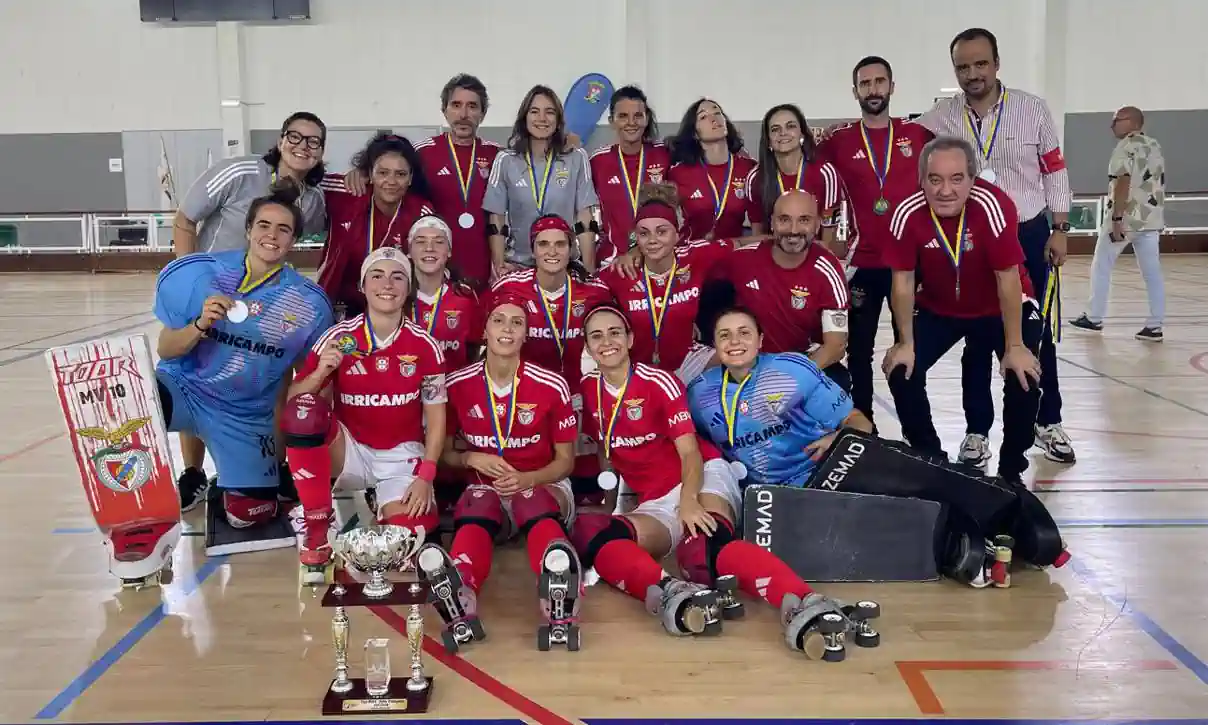 Hóquei do Benfica, que é hendecampeão nacional, pintou a final de vermelho e branco 