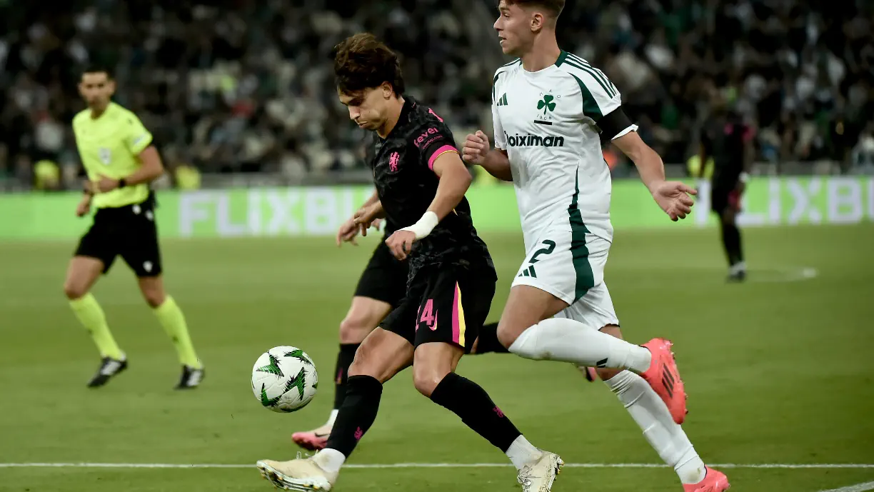 João Félix marcou dois golos no Panathinaikos – Chelsea, da Liga Conferência, e, no final do encontro, ex Benfica deixou garantia. Fotografia de Milos Bicanski/Getty Images