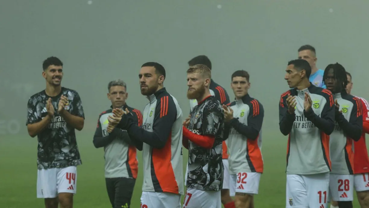 Alguns jogadores de Bruno Lage reagiram ao adiamento do Nacional - Benfica