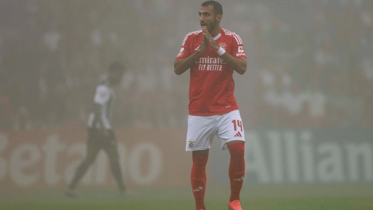 Vangelis Pavlidis é destaque fora do Benfica