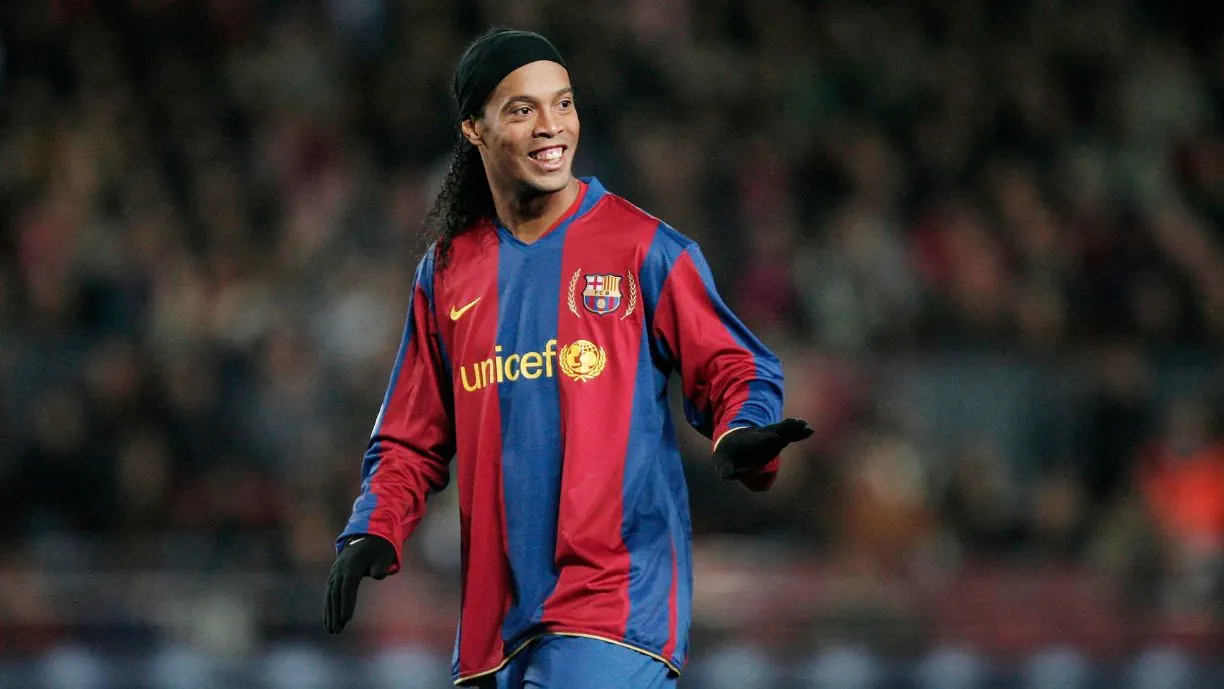 Estrela que marcou 82 golos pelo Benfica é comparada a... Ronaldinho Gaúcho