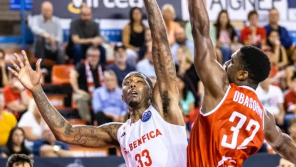 Basquetebol do Benfica é 'atropelado' por 'camião' alemão na Liga dos Campeões