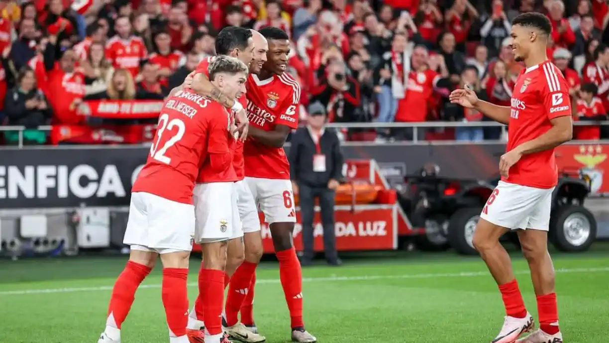 Após goleada ao Estrela, craques do Benfica reagem ao resultado histórico