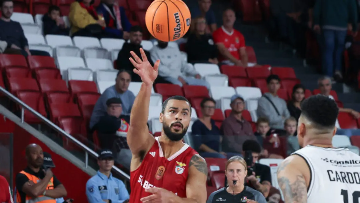 Depois do desaire na Europa, basquetebol do Benfica 'despacha' adversário no Campeonato Nacional