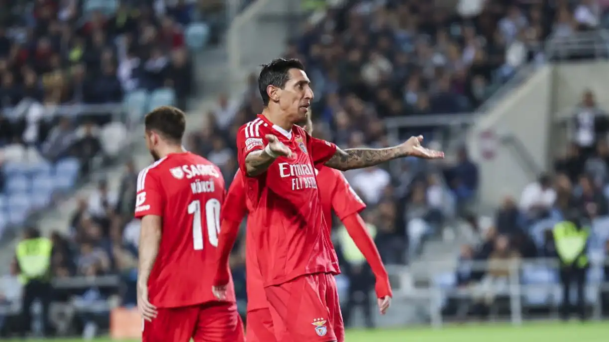 Jorge Coroado analisou lance entre  Di María e Pastor, à passagem do minuto 44, do encontro do Benfica com o Farense