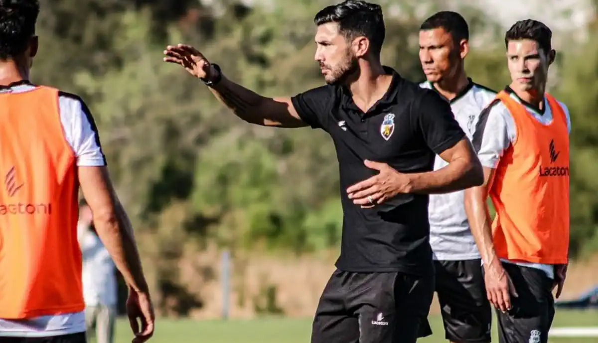 Antes do Farense - Benfica, Tozé Marreco revela como vai travar os pupilos de Lage