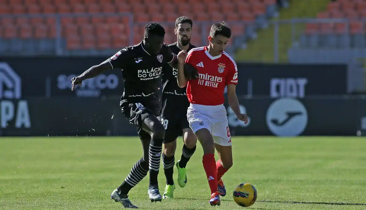 João Rego evita desastre, mas Benfica B volta a escorregar