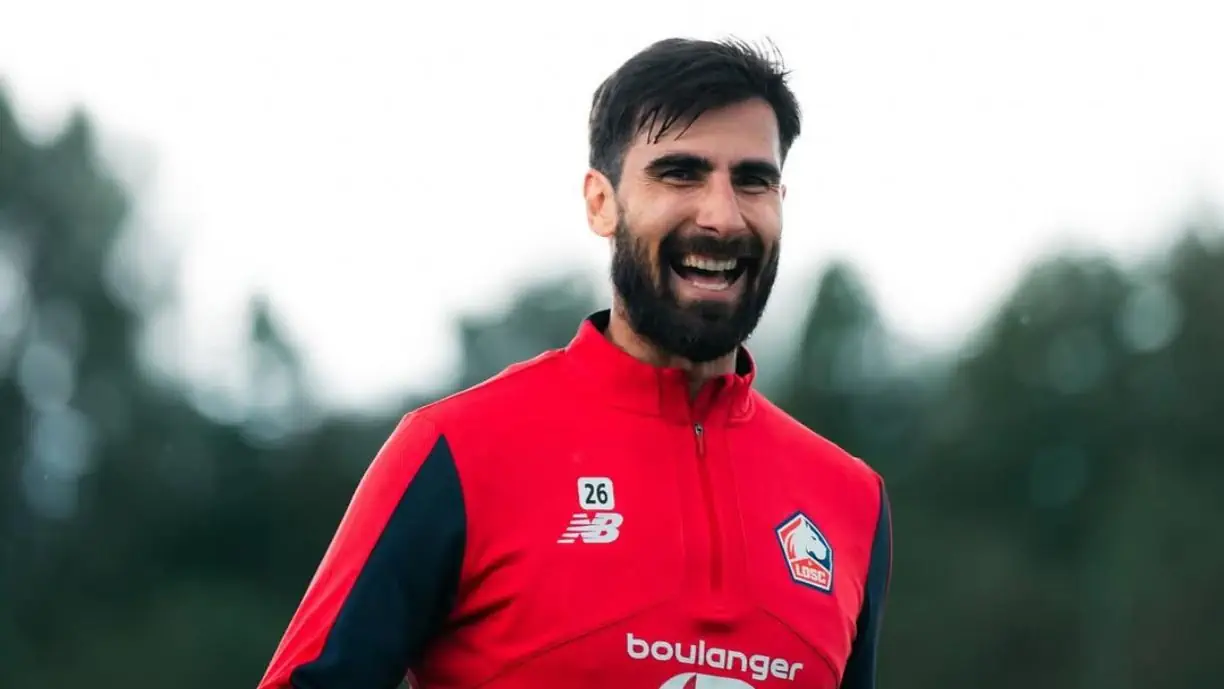 Ex Benfica volta a sorrir! André Gomes regressa aos relvados e Lille deixa mensagem