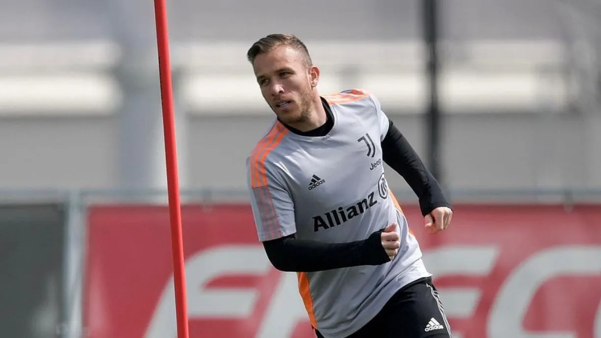 Arthur Melo está 'riscado' na Juventus e Benfica já entrou em cena