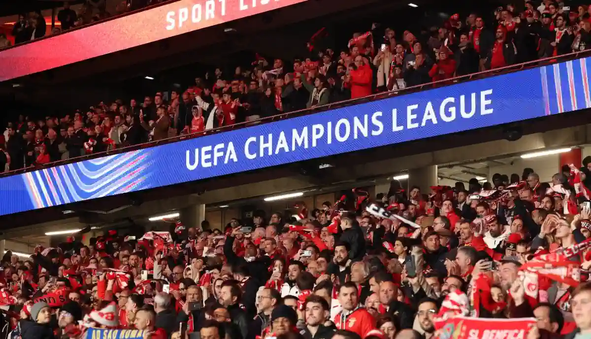 Titular do Benfica não foi visto a agradecer aos adeptos no final do jogo