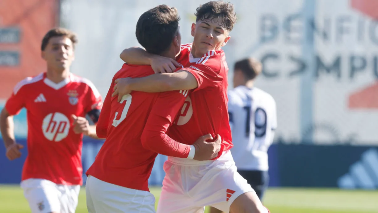 Com Gonçalo Moreira endiabrado, Benfica assegura passagem na Youth League