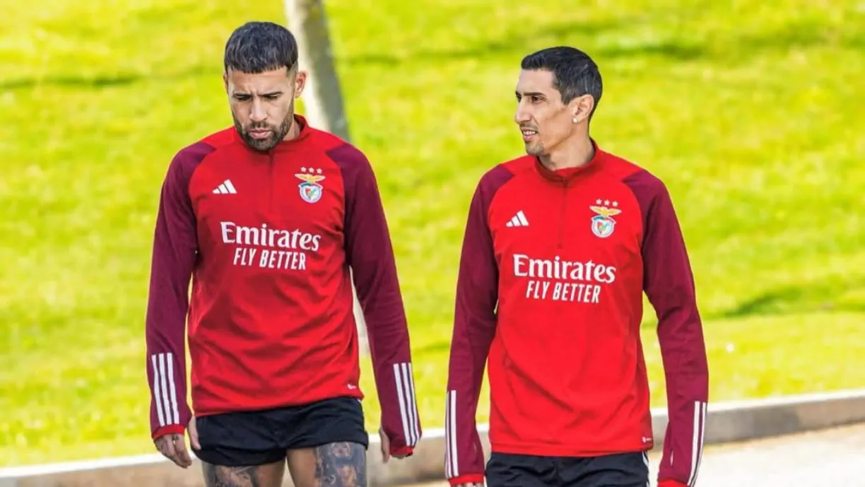 Di María e Otamendi terminam contrato com o Sport Lisboa e Benfica a 30 de junho de 2025 e Rui Costa terá resolvido o futuro de ambos 