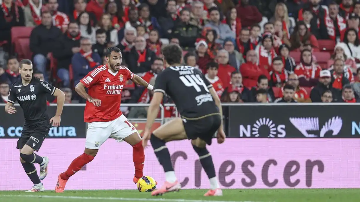 O antigo jogador do Porto acredita que o Vitória de Guimarães merecia empatar com o Benfica