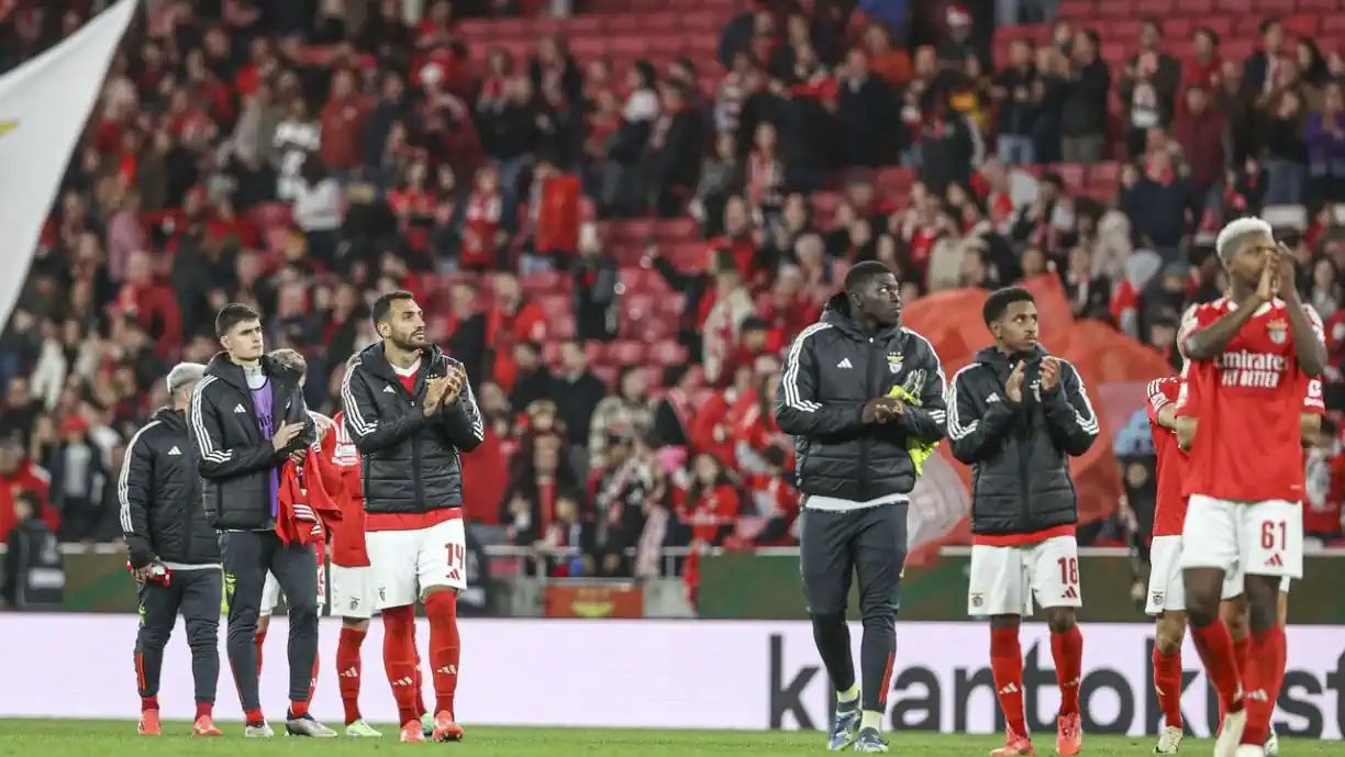 Era o que faltava! Nápoles entra na corrida por suplente do Benfica