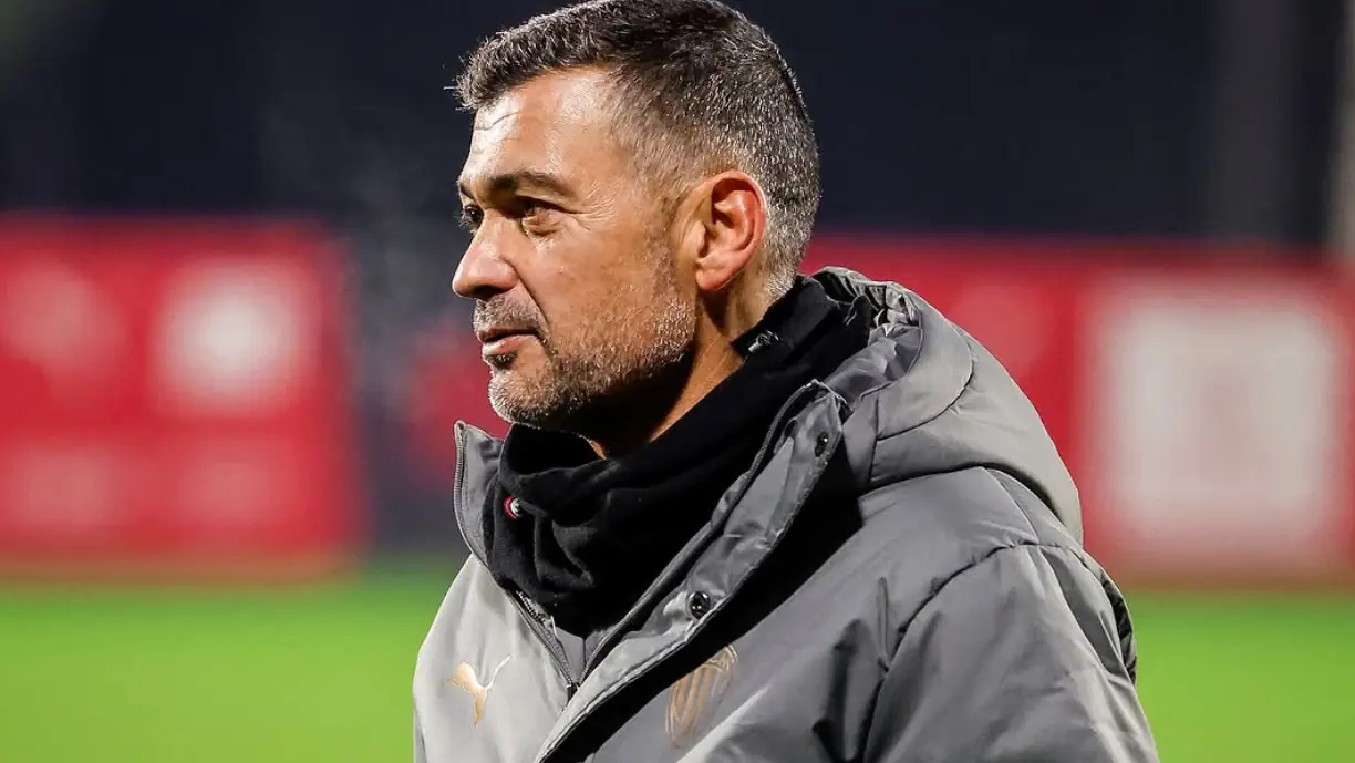 Sérgio Conceição, timoneiro do AC Milan, quer contar com o futebolista que apontou 20 golos pelo Sport Lisboa e Benfica