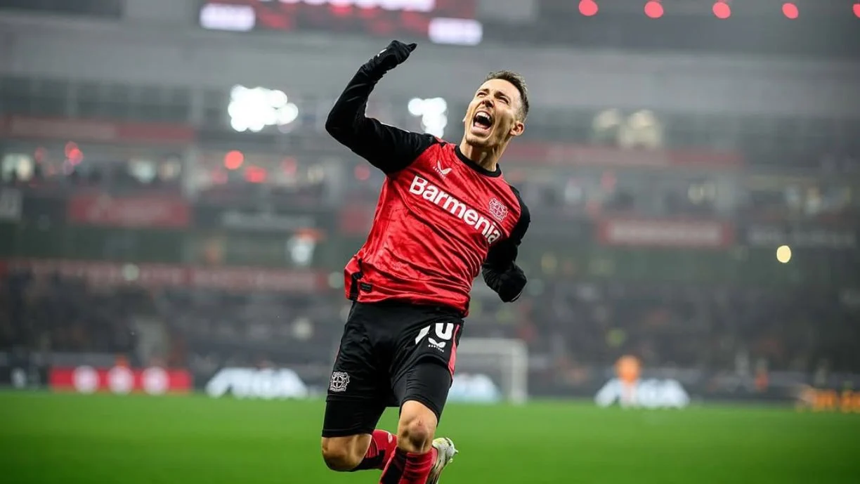 Grimaldo e o Leverkusen foram a jogo e por momentos a derrota era dada como certa, mas a equipa do ex Benfica alcançou uma reviravolta de loucos