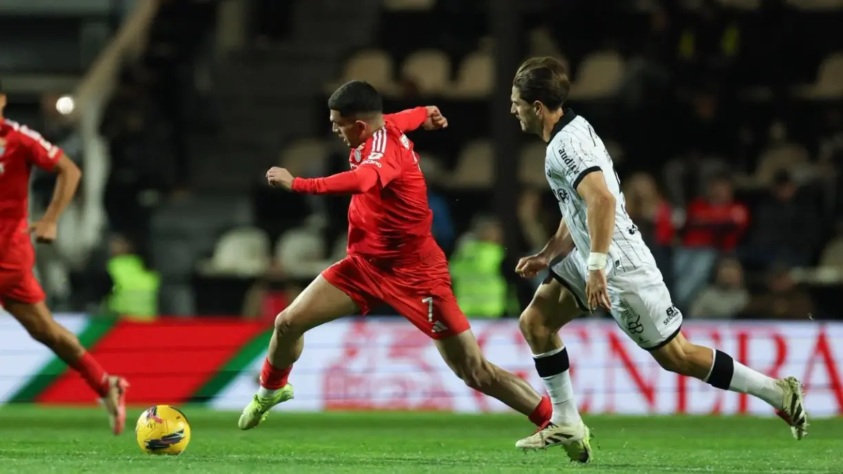 Penálti por marcar no Farense - Benfica? "Houve contacto e..."