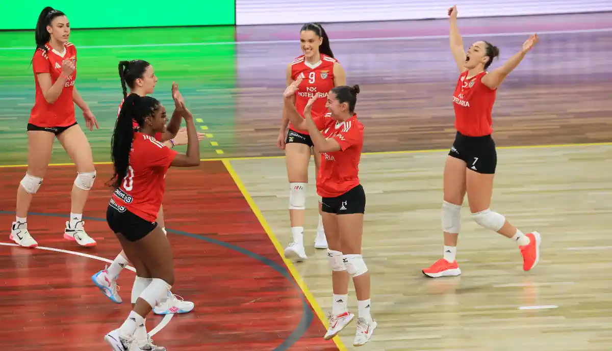 Benfica vence o Sporting no Dérbi de voleibol feminino, na Luz, com um grande triunfo