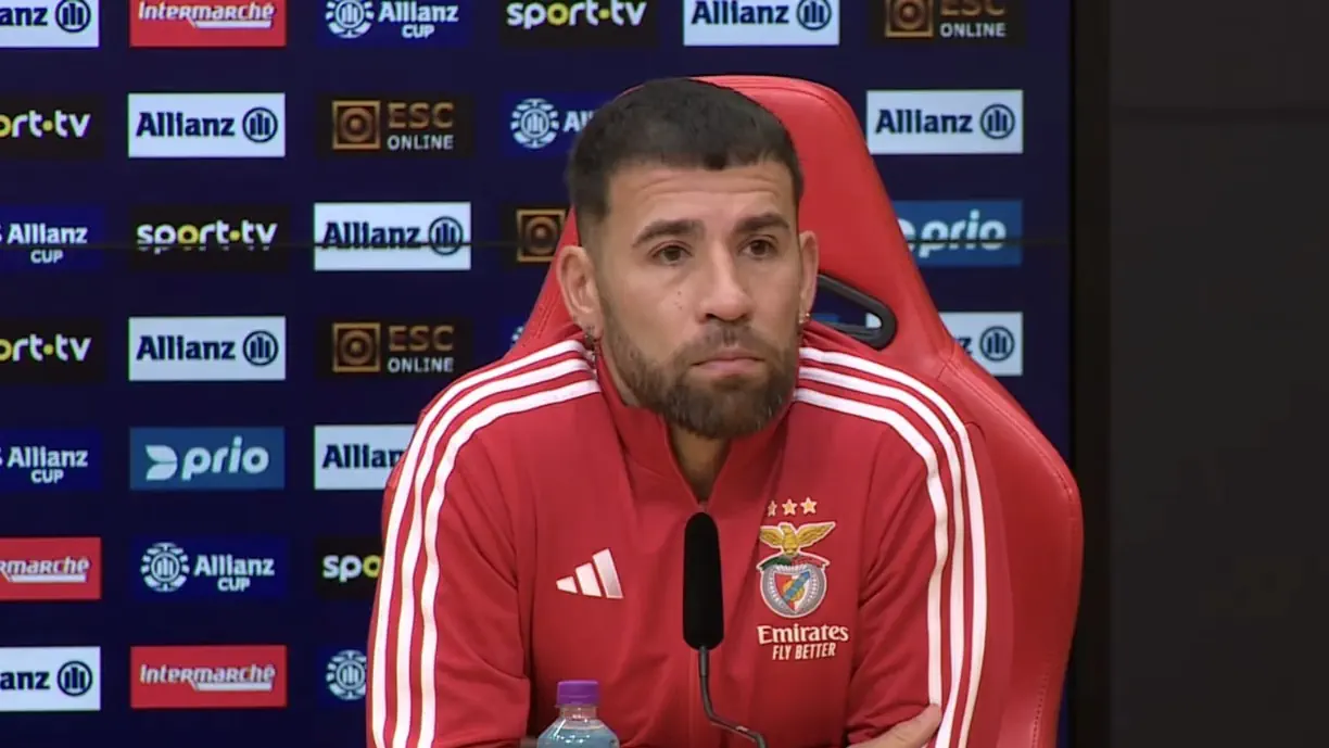 Nicolás Otamendi analisou o Sporting - Benfica