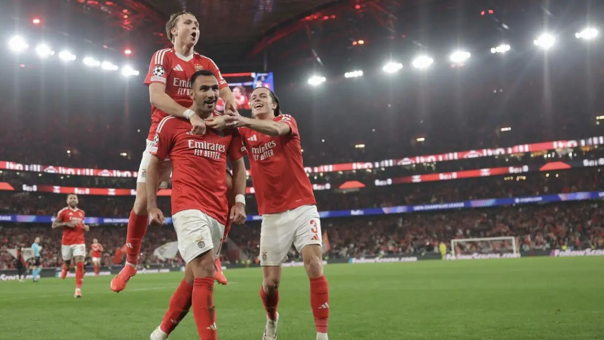 Pavlidis reage ao hat-trick no Benfica - Barcelona: “É um sonho, mas...”